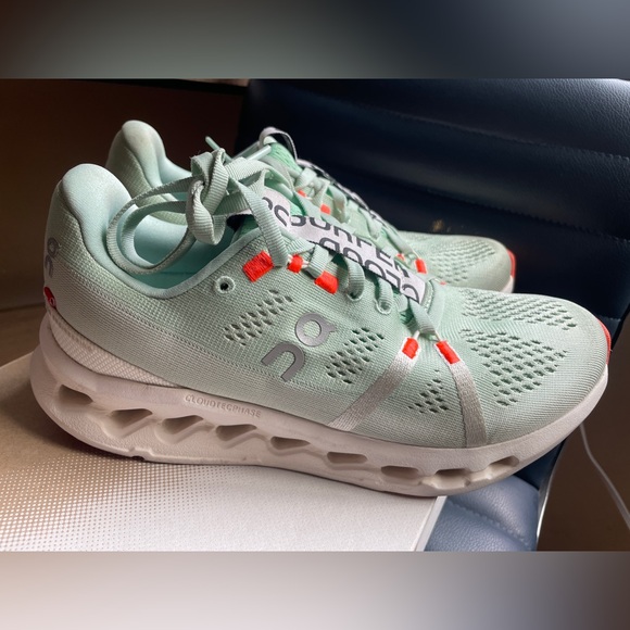 On Running Cloud Surfer size 6.5 - Picture 2 of 7